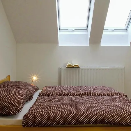 Apartman Awesome In W Wifi And 1 Bedrooms *